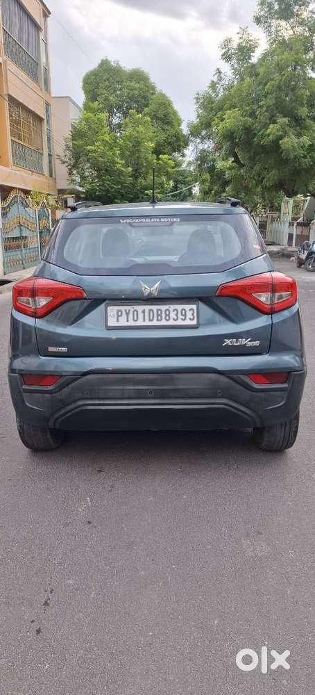 Mahindra Xuv300 W6 Amt Diesel, 2023, Diesel