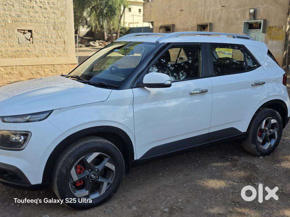 Hyundai Venue S Turbo Dct, 2020, Petrol