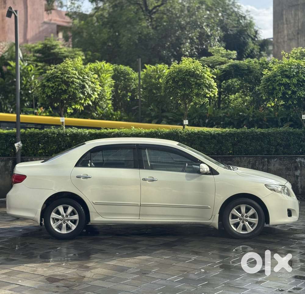 Toyota Corolla Altis 2010-2013 G, 2010, Petrol