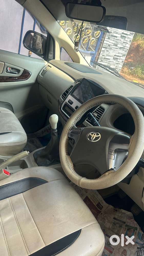 Toyota Innova 2014