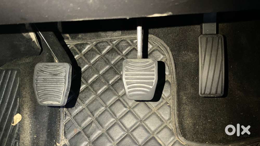 Mahindra Xuv700 2.0 Ax 3 Petrol Mt 5 Str, 2022, Petrol