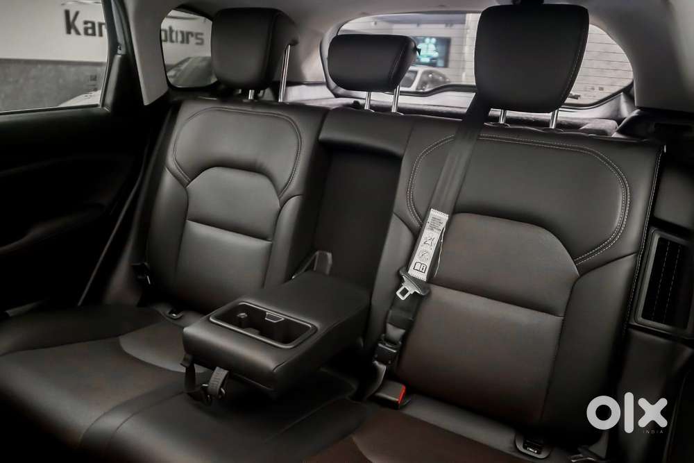 Maruti Suzuki Grand Vitara 1.5 Alpha Plus Intelligent Hybrid Ecvt, 2..