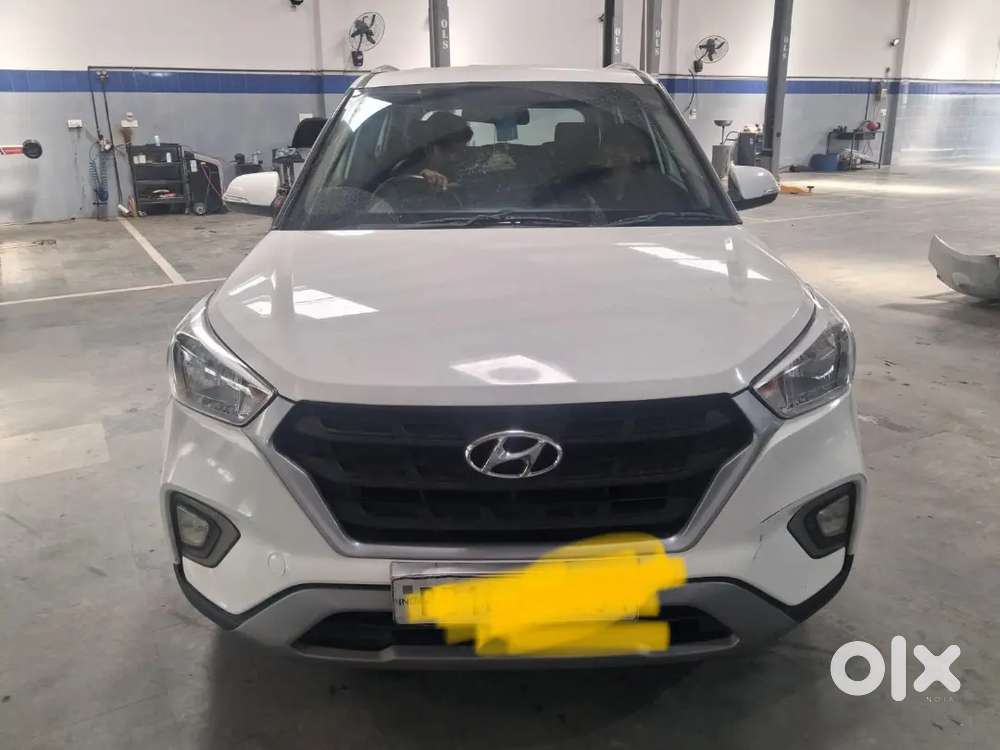 Creta Car White Colour