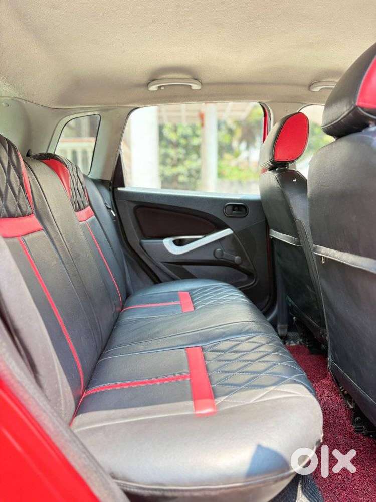 Ford Figo 1.2p Titanium Mt, 2010, Petrol