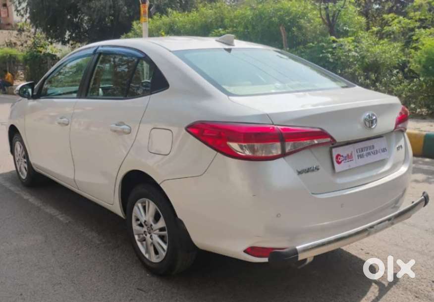 Toyota Yaris V Cvt, 2019, Petrol