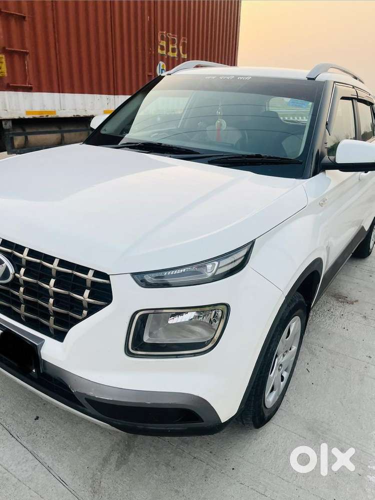 Hyundai Venue 2020 Petrol 74755 Km Driven