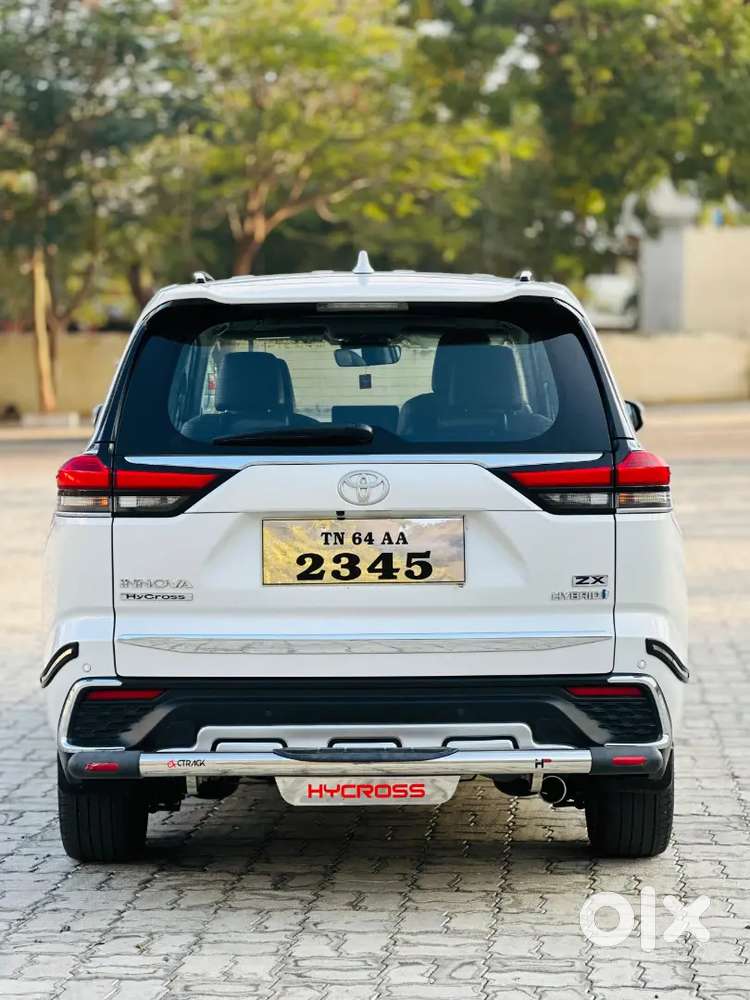Toyota Innova Hycross Zx Hybrid Just 26000km