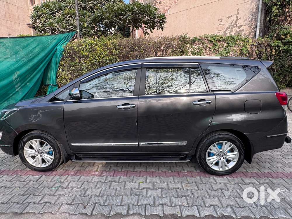 •	Toyota Crysta Gx 8-seater – Immaculate Condition  Single Owner