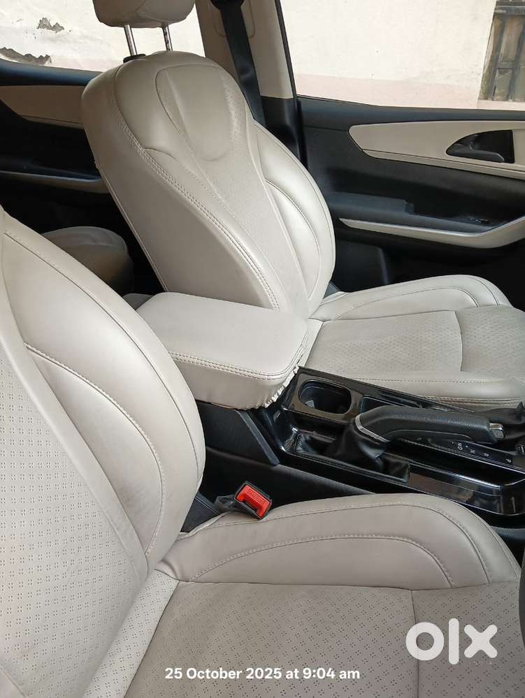Mahindra Xuv700 Petrol 2023
