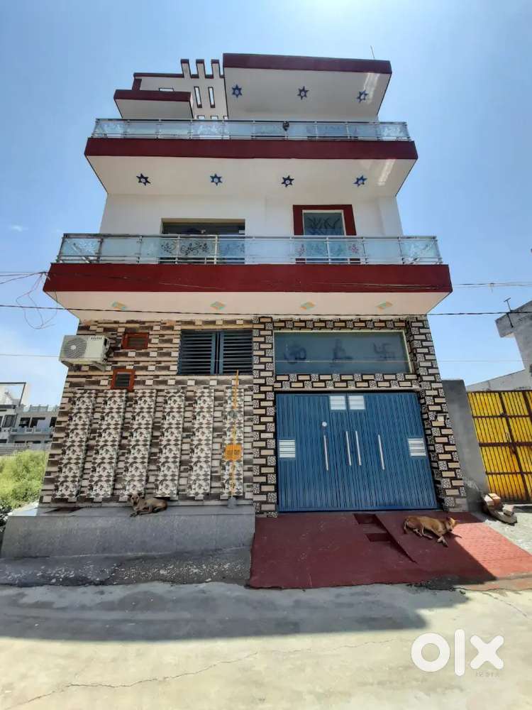 House floor for rent