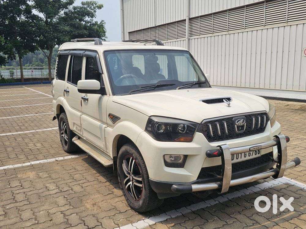 Mahindra Scorpio S4, 2015, Diesel