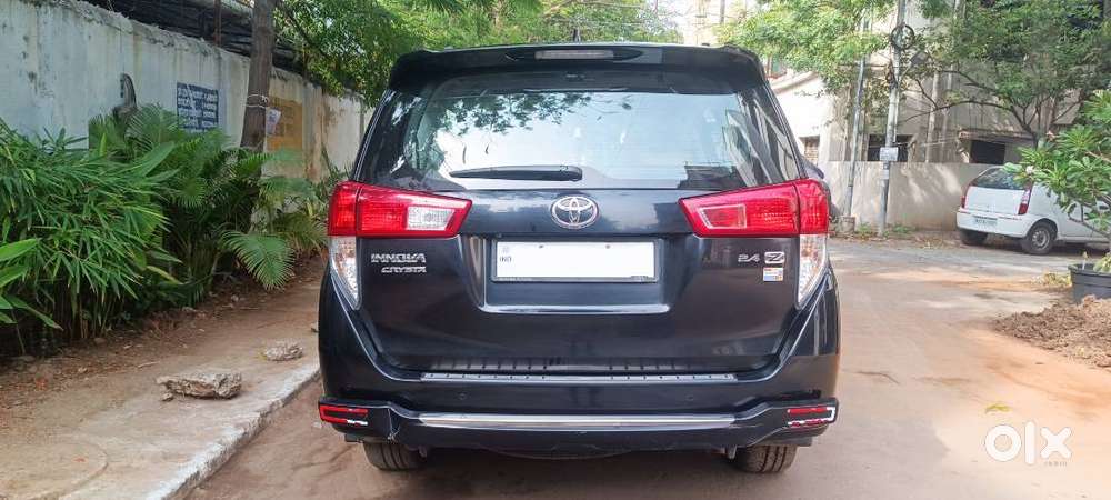 Innova Crysta Zx 2.4 Mt 2022-july #attitude Black
