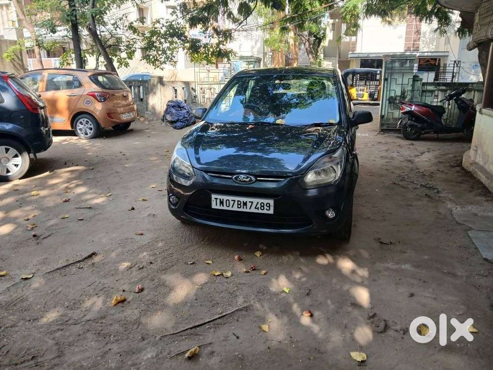 Ford Figo 2010-2012 Petrol Titanium, 2011, Petrol