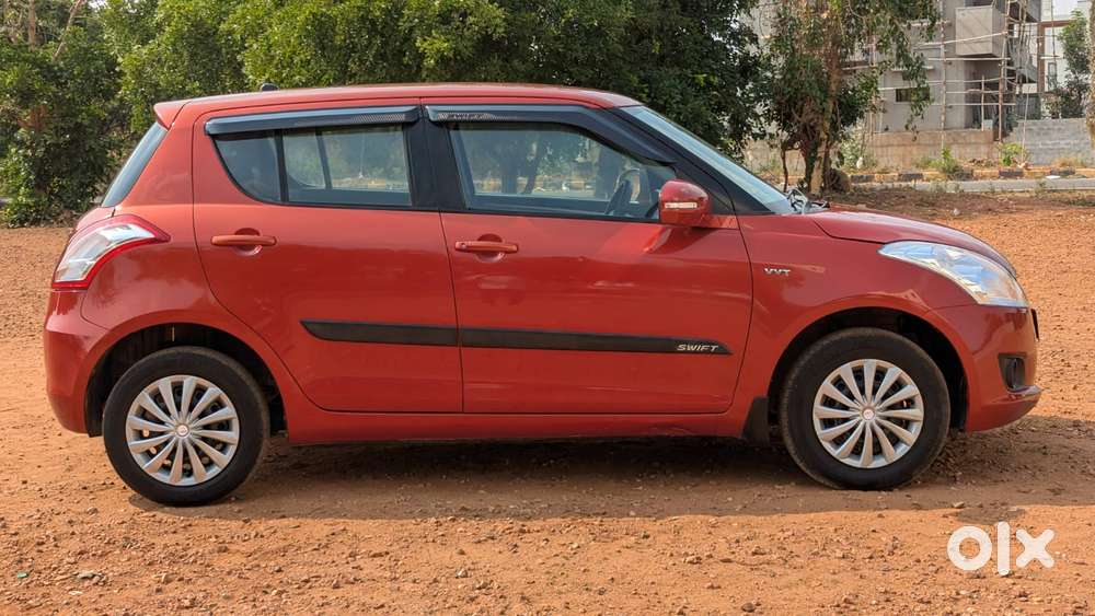 Maruti Suzuki Swift Vxi With Abs, 2012, Petrol