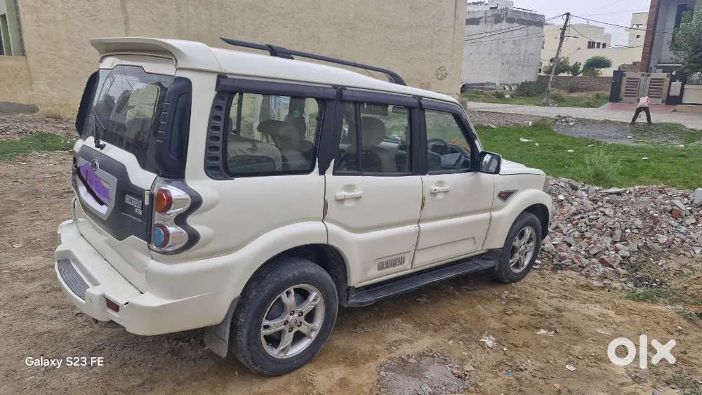 S8 Mahindra Scorpio 2.2 S7 2014