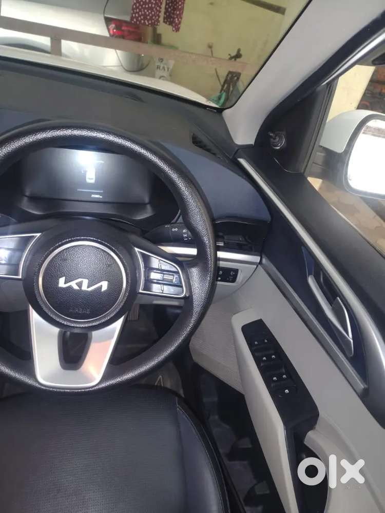 Kia Carens 1.5 Petrol 2023