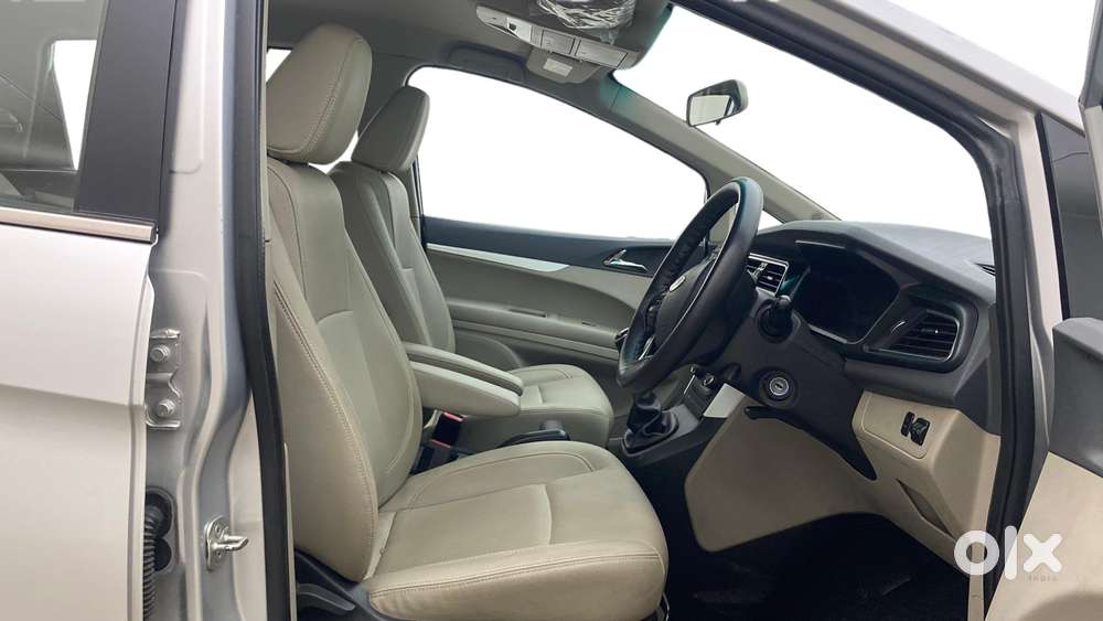Mahindra Marazzo M8, 2018, Diesel