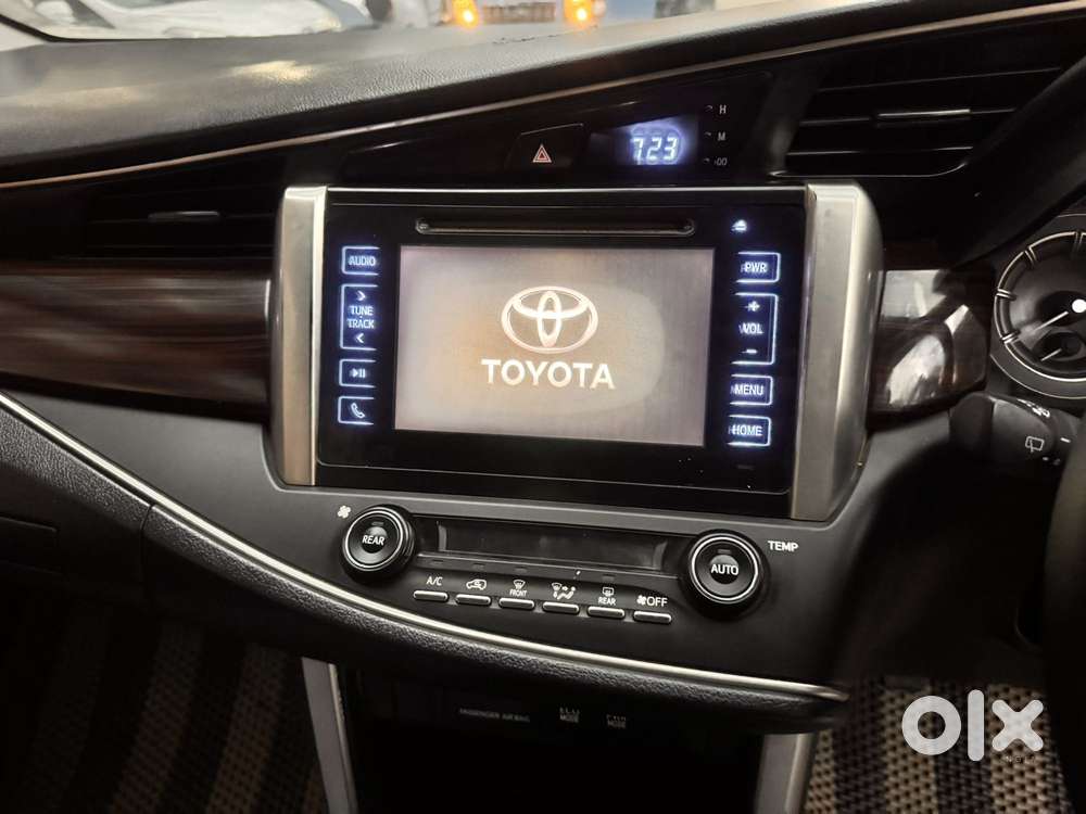 Toyota Innova Crysta 2.4 V 7 Str, 2016, Diesel