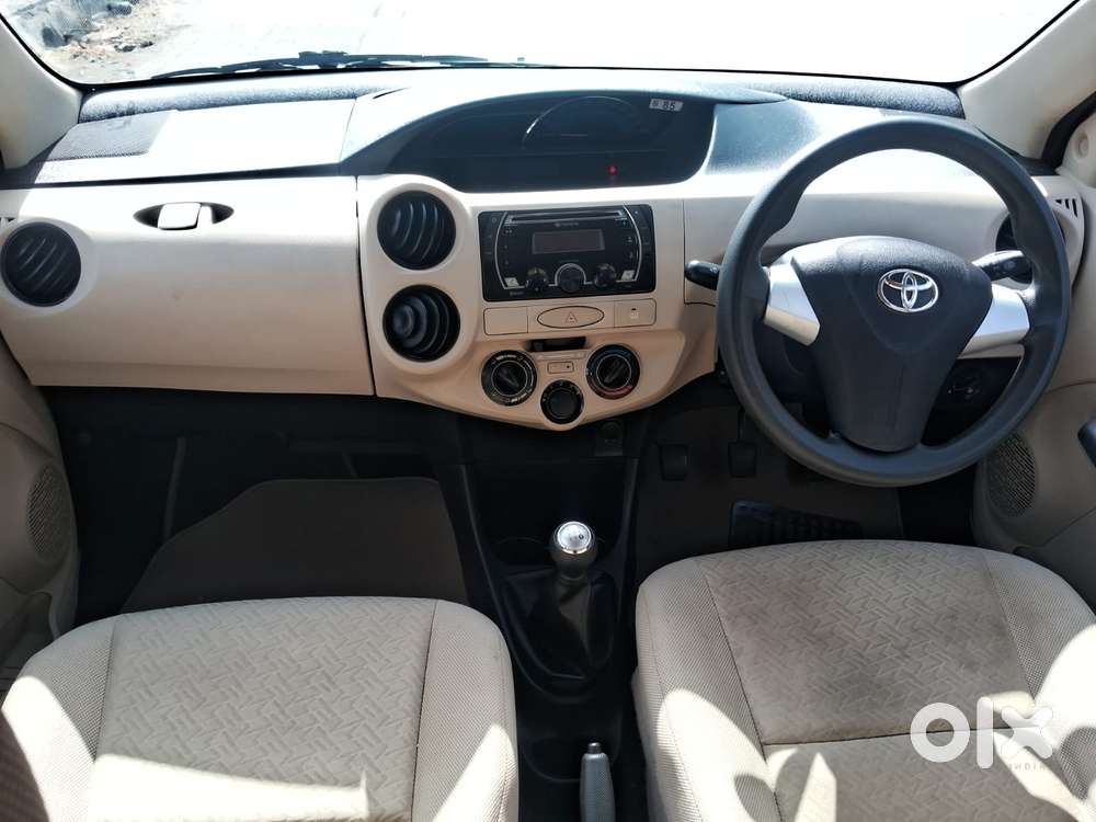 Toyota Etios 1.5 V, 2017, Petrol