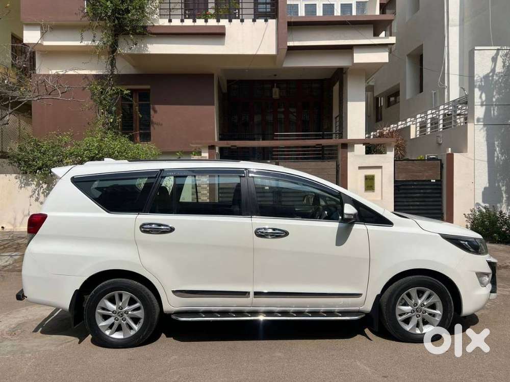 Toyota Innova Crysta 2.4 V 8 Str, 2017, Diesel