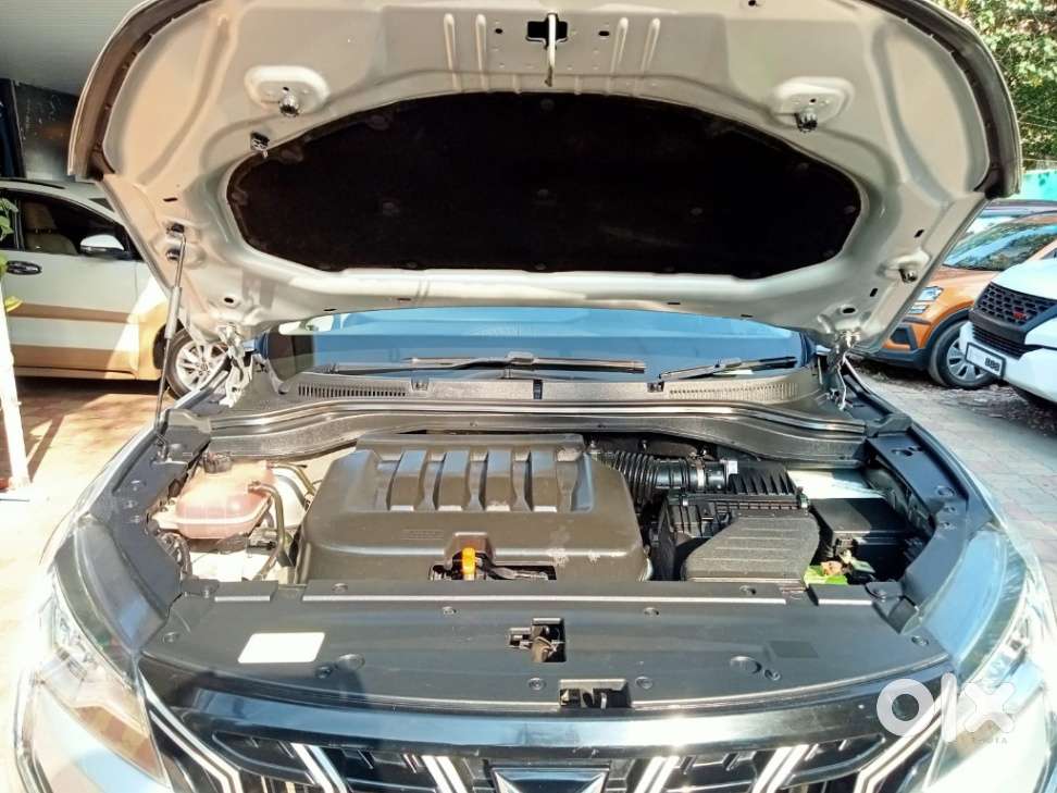 Mahindra Xuv700 2.0 Ax 5 Petrol At Str, 2022, Petrol