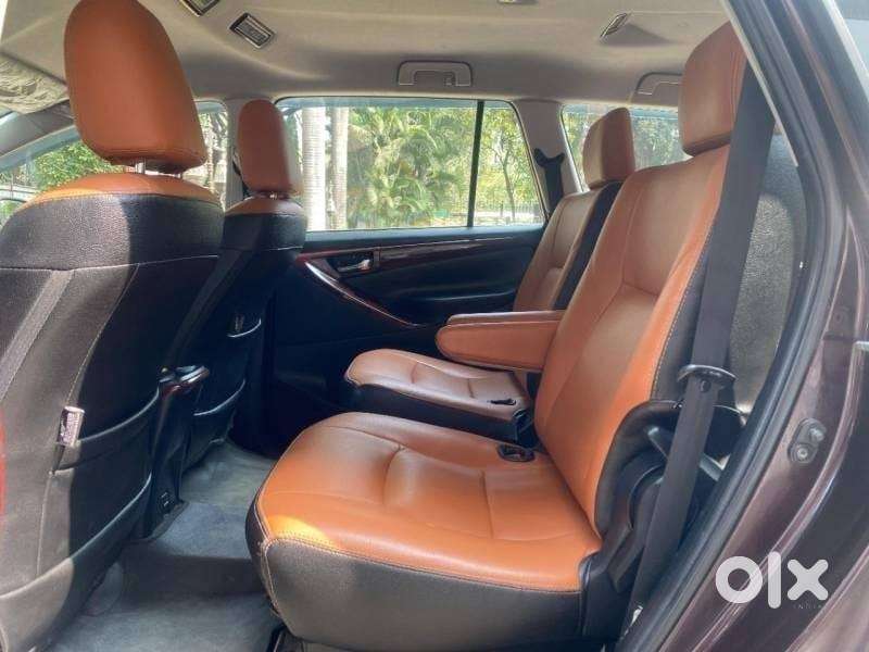 Toyota Innova Crysta 2.8 Gx At 8 Seater, 2017, Diesel