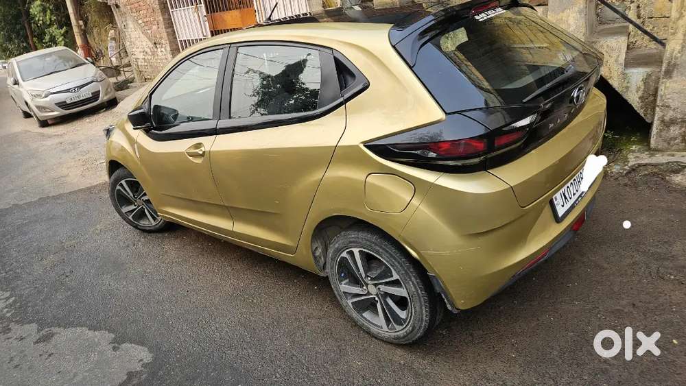 Tata Altroz 2024 Petrol Well Maintained Family Car