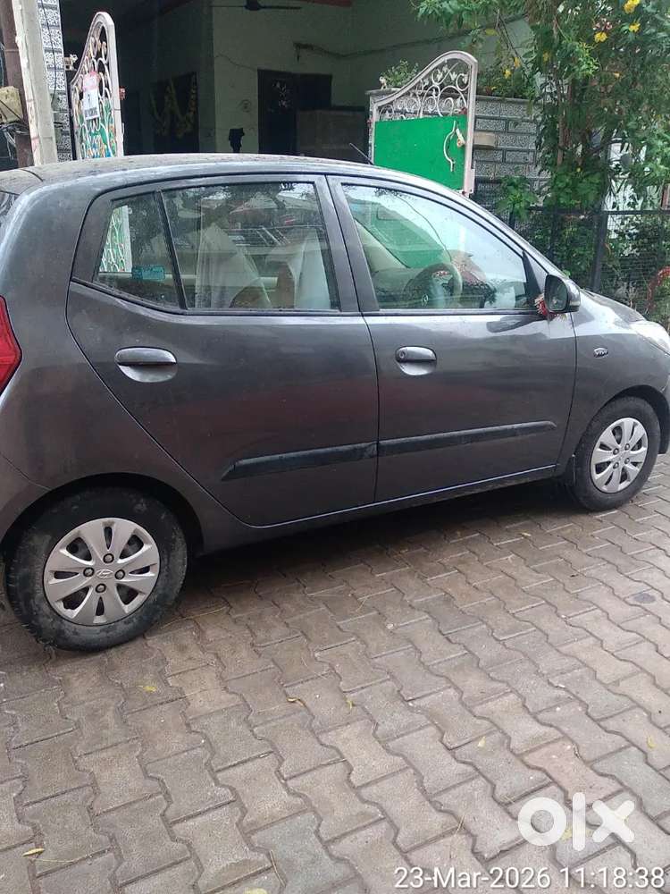 Puranni Ho Gayi Hai Bechni Hai