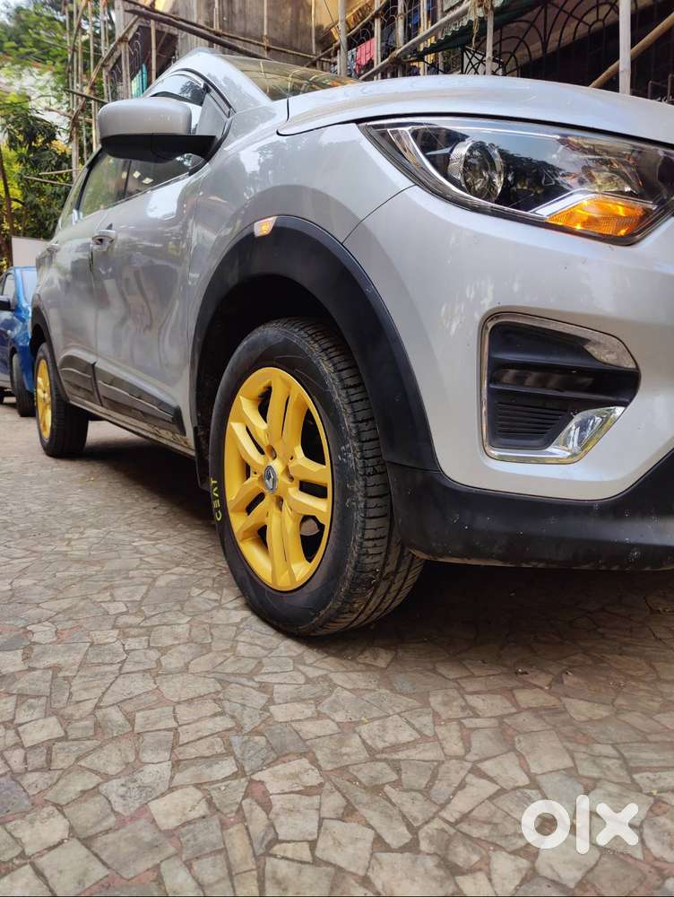 Renault Triber Rxz Amt Top Model