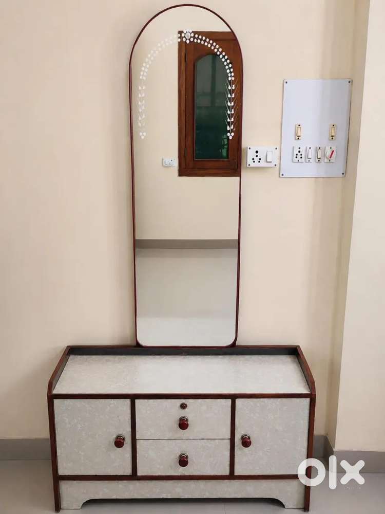 Elegant Wooden Dressing Table with Long Mirror & Ample Storage - Other  Household Items in undefined, - 1844371332