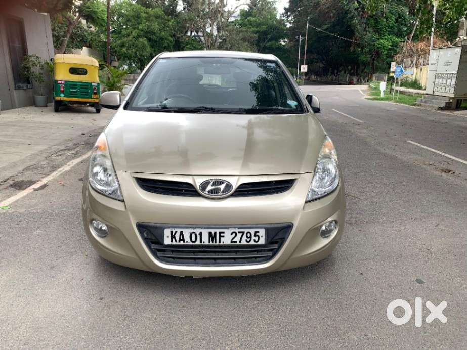 Hyundai I20 2009-2011 1.4 Asta (at), 2010, Petrol