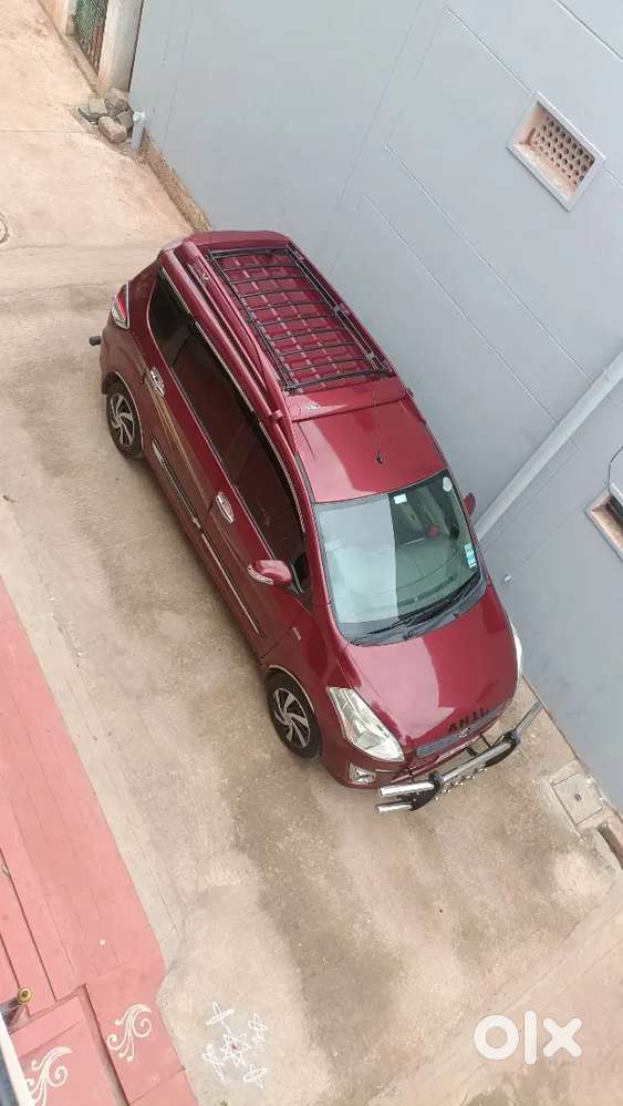 Excellent Condition. Complete Showroom Track.