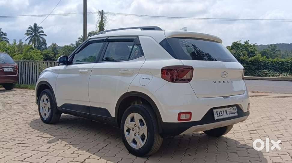 Hyundai Venue 1.2 S Plus, 2022, Petrol