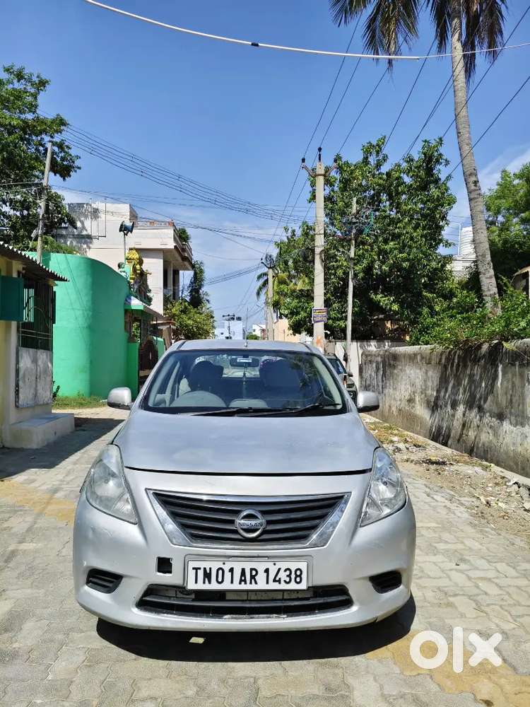 Nissan Sunny 2012