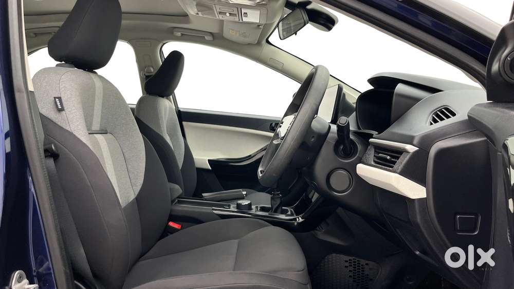 Tata Nexon Pure (s) 1.2 Petrol 6amt, 2025, Petrol