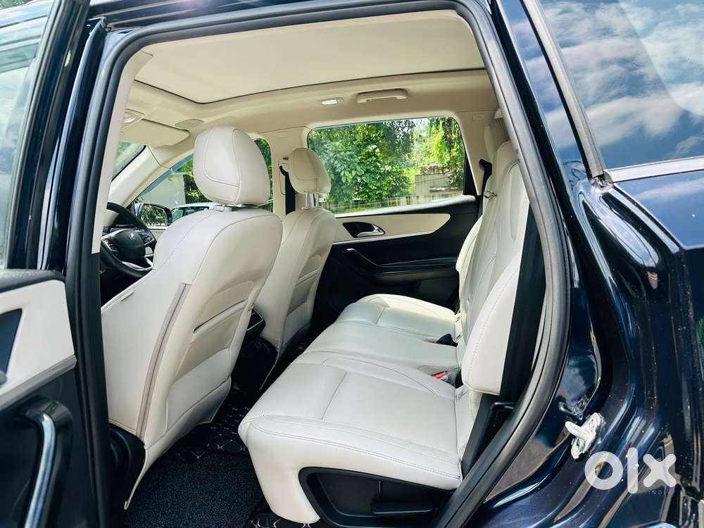 Mahindra Xuv700 Ax7l 6 Str At, 2023, Diesel