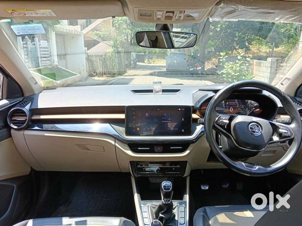 Skoda Slavia Style 1.0l Tsi Mt, 2022, Petrol