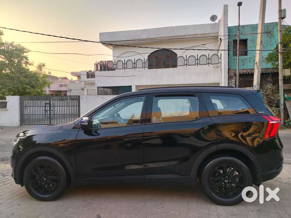 Mahindra Xuv700 2.2 Ax 7 Diesel At Str, 2025, Diesel