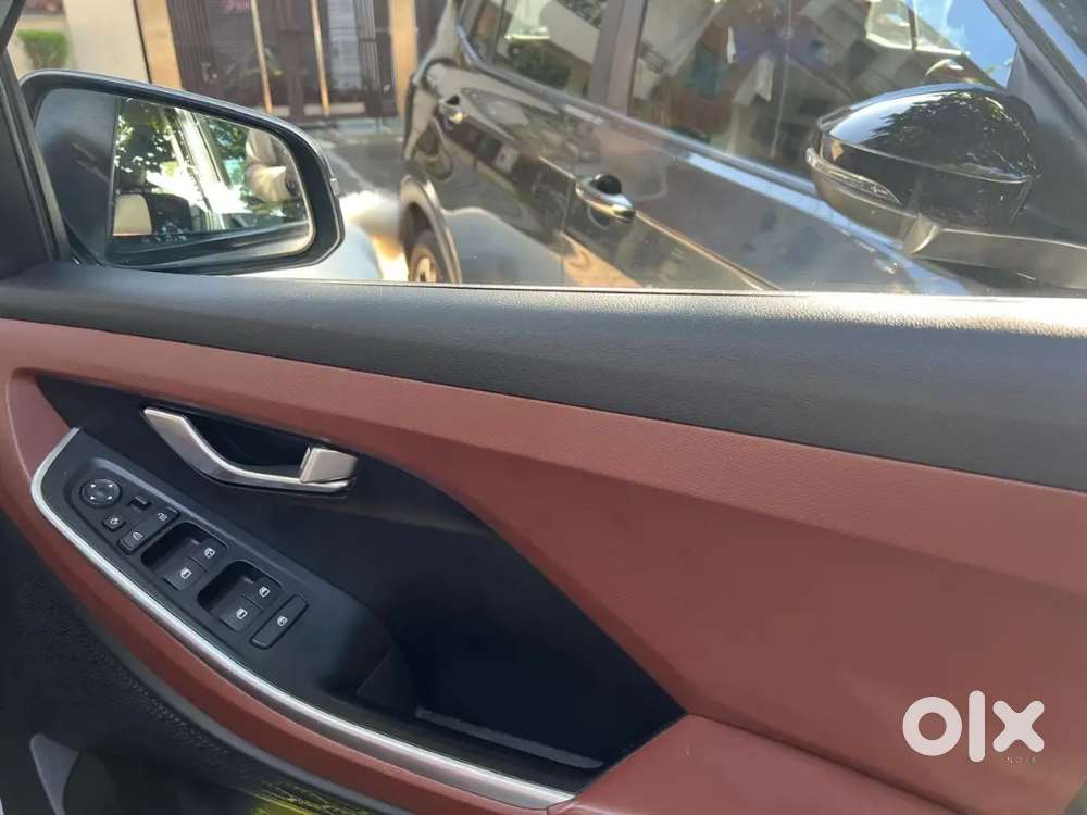 Hyundai Alcazar As Good As New ,doctor Driven .