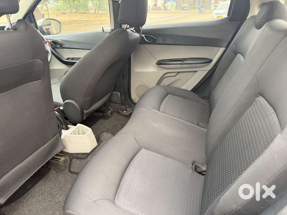Tata Tiago 1.2 Revotron Xt (o), 2017, Petrol