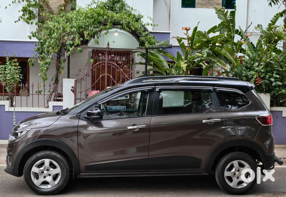 Renault Triber Rxt, 2022, Petrol