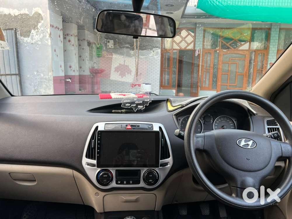 Hyundai I20 Magna Petrol 2013