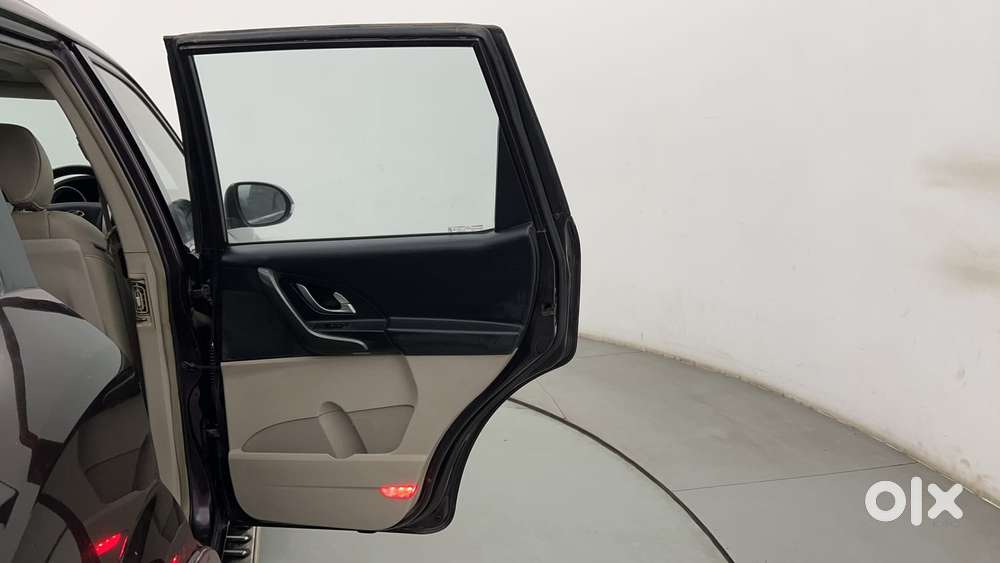 Mahindra Xuv500 2.2 W10, 2016, Diesel