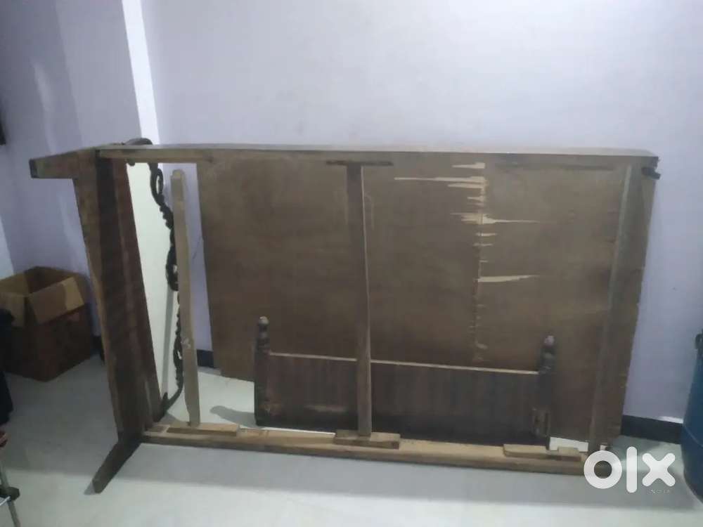Broken 6/4 bed