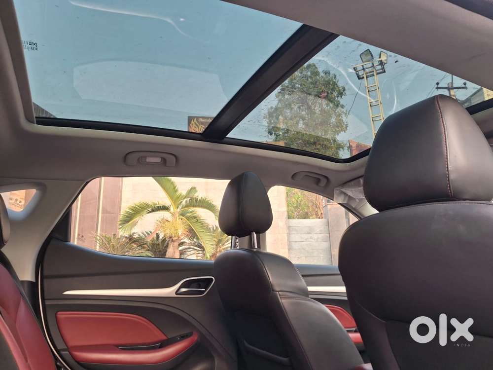 Mg Astor 1.5 Savvy Cvt S Red, 2023, Petrol