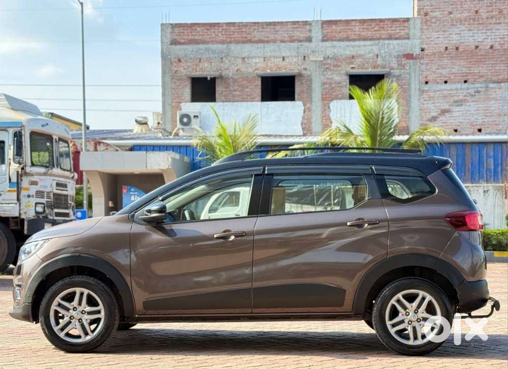 Renault Triber Rxz, 2022, Petrol