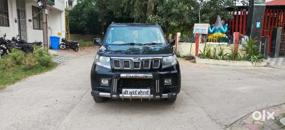Mahindra Tuv 300 T10, 2019, Diesel