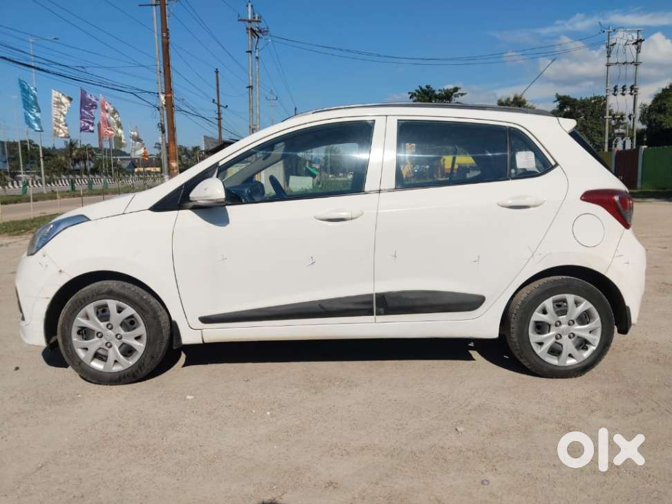 Hyundai Grand I10 Sportz, 2016, Petrol