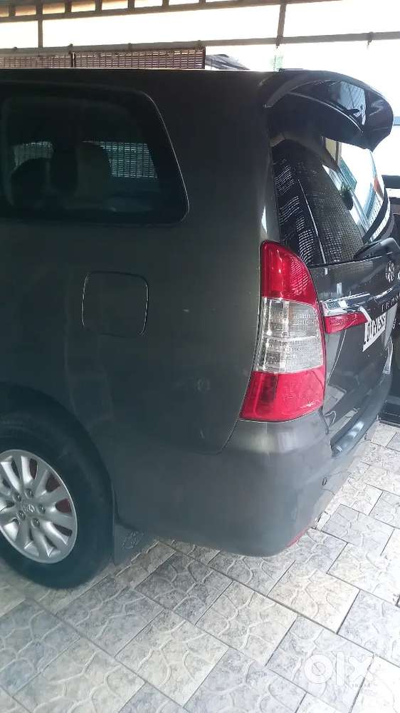Toyota Innova 2.0 V 2013