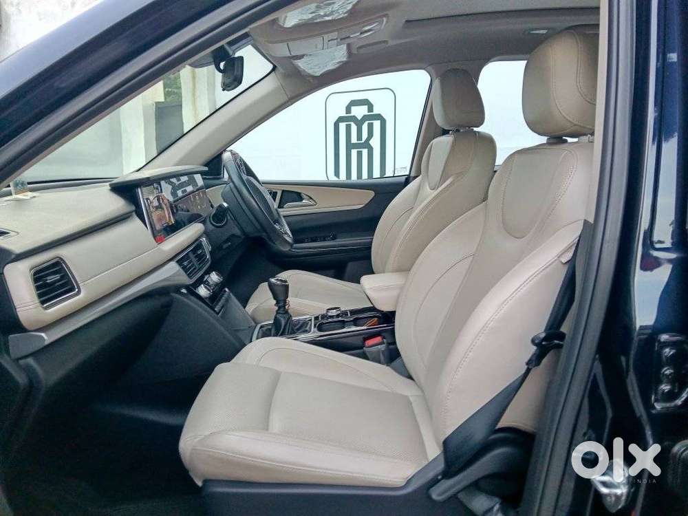 Mahindra Xuv700 2.2 Ax 7 Diesel Mt Luxury Pack Str, 2025, Diesel